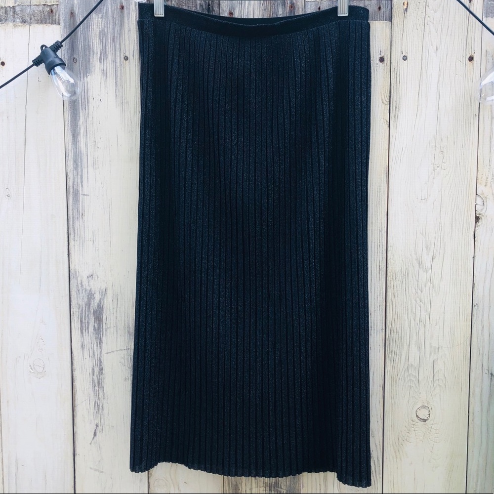 Black Metallic Kimchi Blue Pleated skirt size L